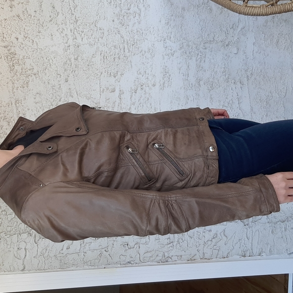 Small Danier Leather Jacket - Picture 2 of 7